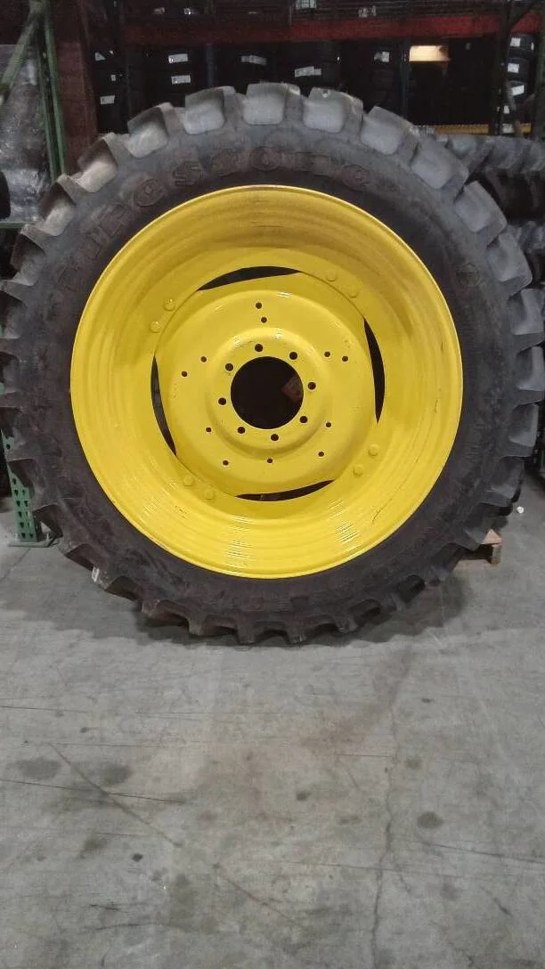 Take-Off 320/90R42 139B Firestone Radial 9000 TL R-1W 95-100% on 10 X 42 8-10.82-8.78 GKN 4/2 Rail