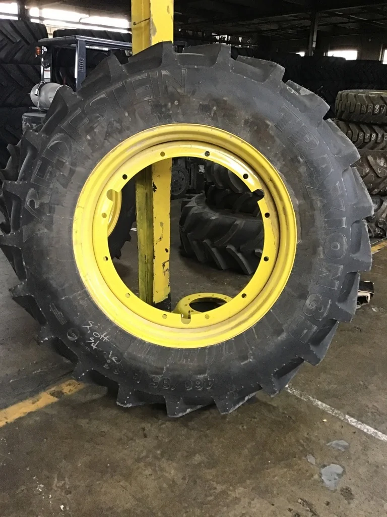 Take-Off 460/85R38 149A8 Vredenstein Traxion 85 TL R-1W 95-100% on 16 X 38 12-32.047-30.078