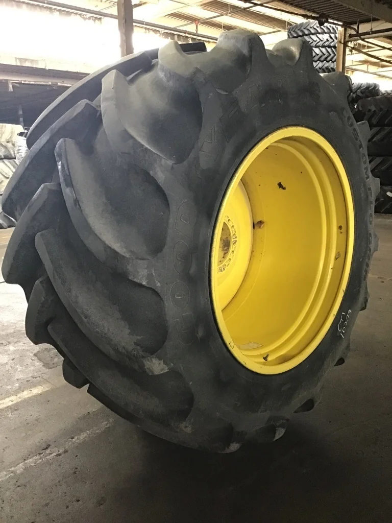Used LSW1250/35R46 195B Goodyear Custom Flo Grip TL R-2 80-85% on 44 X 46 20-13.19-11.07 Combine image 2