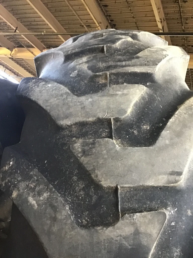 Used 18.4-28 12 ply Firestone All Traction Utility TL R-4 50-55% on 15 X 28 8-8-6 Titan 6 Clamp image 3