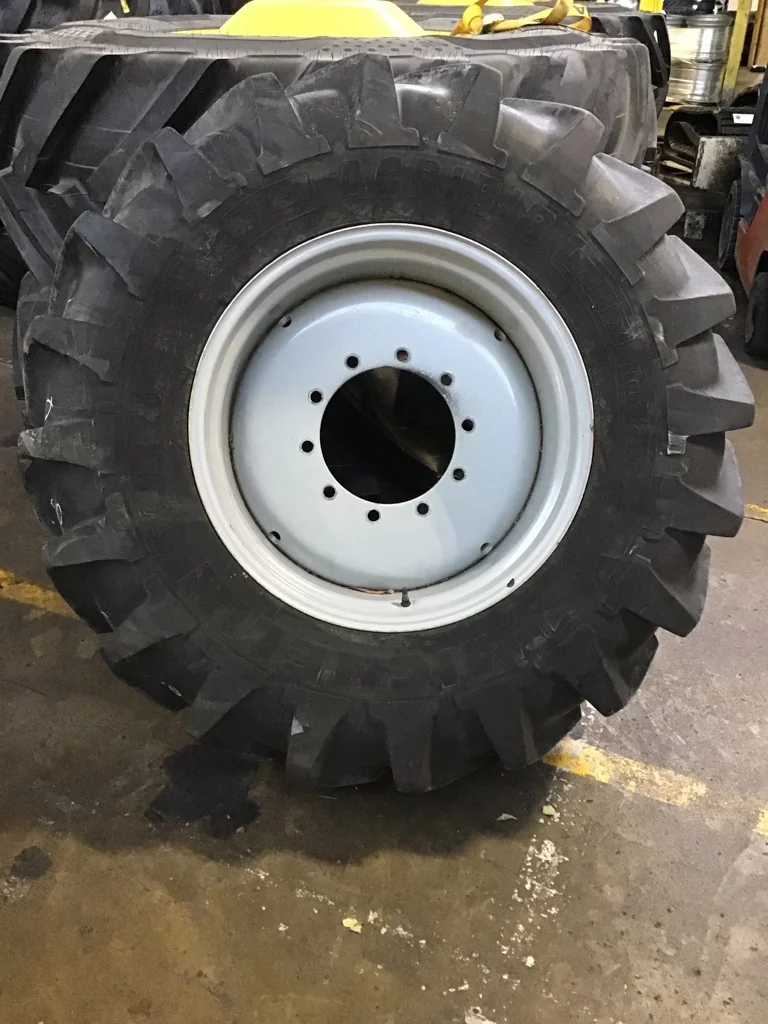 Used 420/85R28 141A8 Michelin Agribib TL R-1W 90-95% on 15 x 28 10-13.19-11.07 Solid Silver Wheel