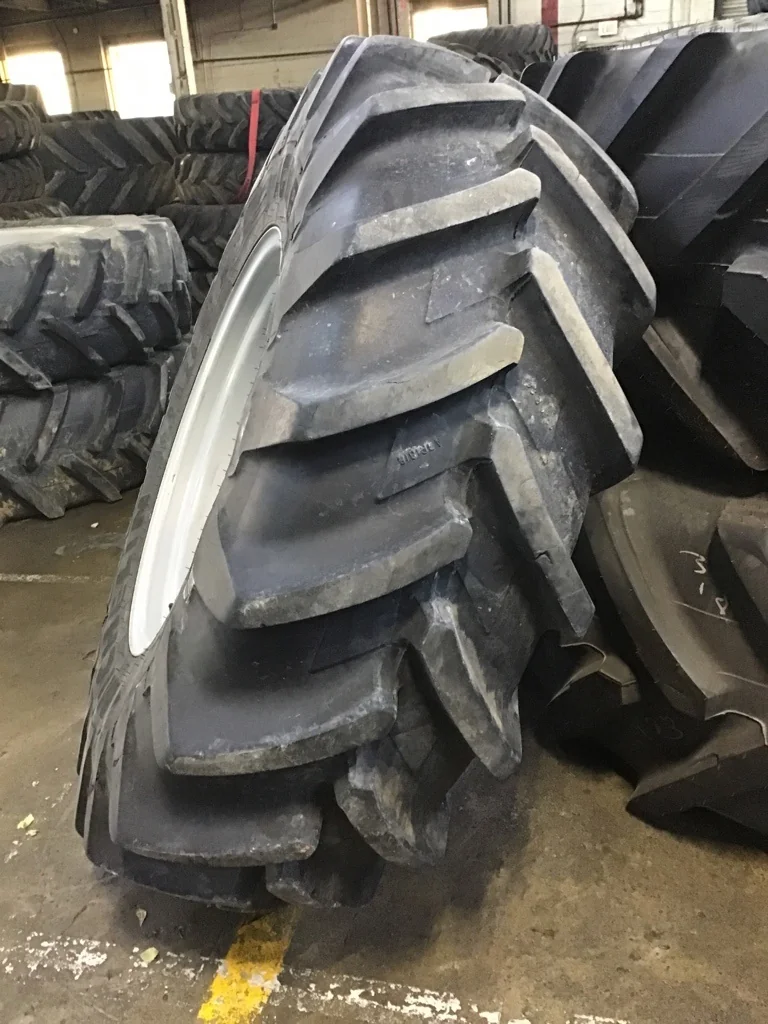 Used 420/85R28 141A8 Michelin Agribib TL R-1W 90-95% on 15 x 28 10-13.19-11.07 Solid Silver Wheel image 3