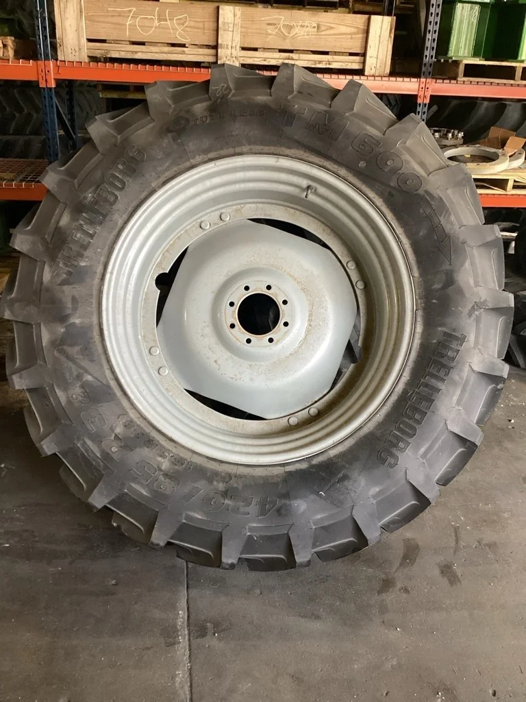 Take-Off 420/85R38 144A8 Trelleborg TM600 TL R-1W 95-100% On 14 x 38 (8-8-5.875) 4/2 Rail/Disc