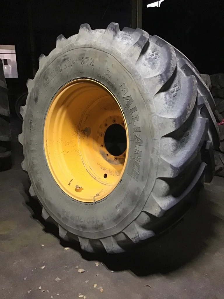 Used VF710/70R38 178D Alliance Agriflex+ 372 TL R-1W 85-90% on 23 X 38 10-14.57-12.42 Hagie Orange image 2