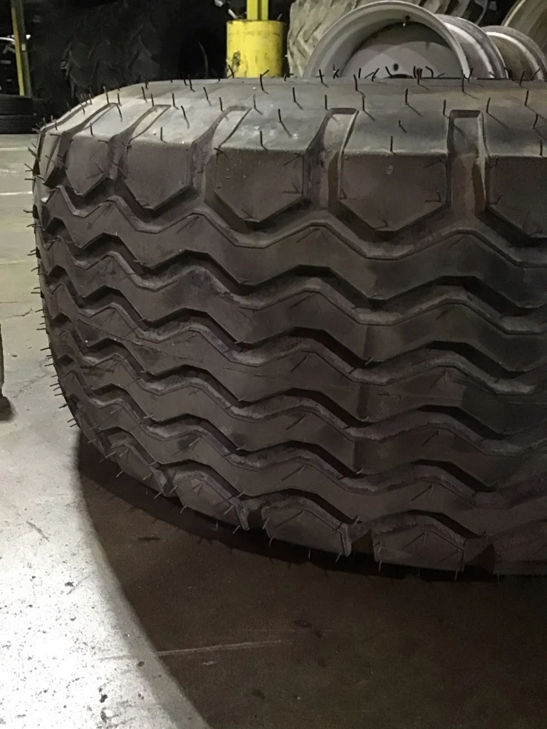 Take-Off 440/55R18 159A8 Goodyear FS24 TL I-1 95-100% on 14 x 18 8-8-6 Implement Silver Wheel image 2