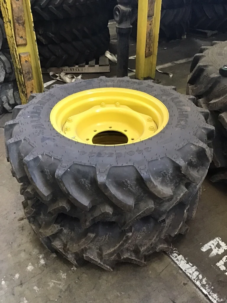 Take-Off 340/85R24 125A8 Alliance Farm Pro II TL R-1W 95-100% on 12 X 24 8-10.82-8.78 Waffle 2 Bolt image 4