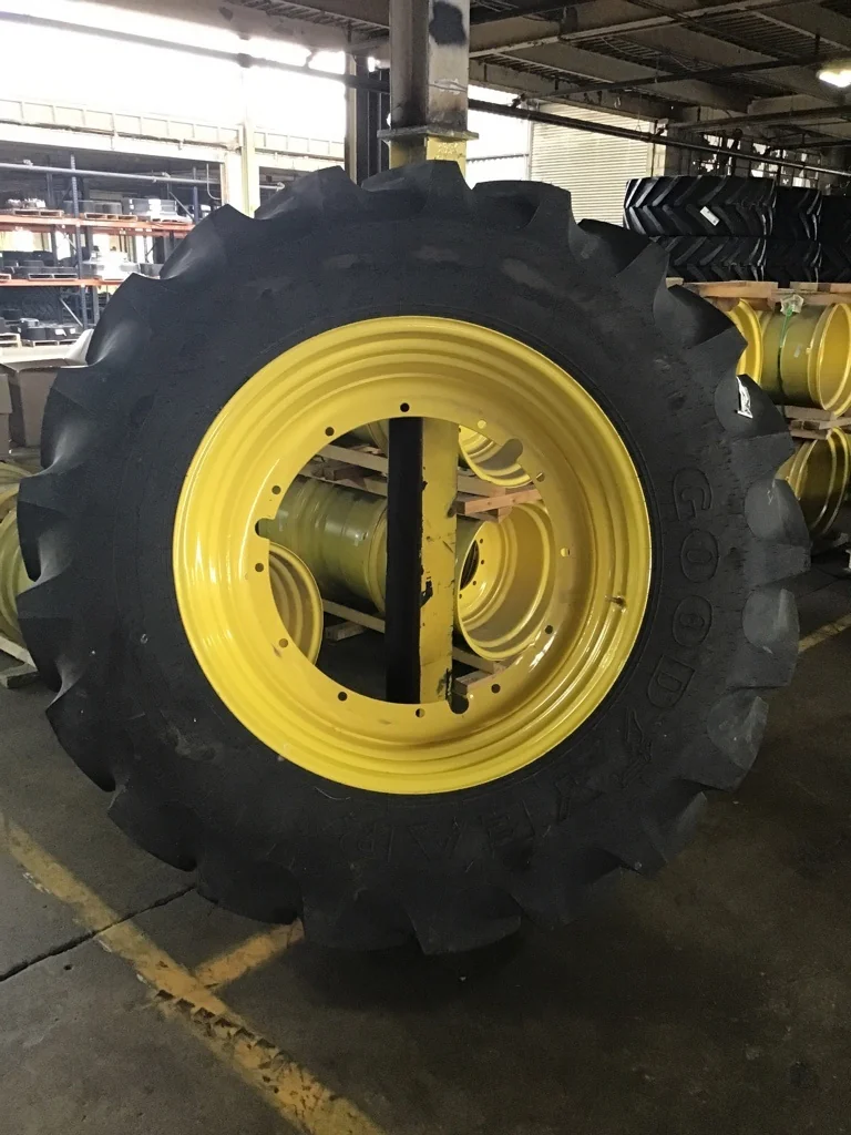 Take-Off 520/85R42 157A8 Goodyear Super Traction Radial TL R-1W 95-100% on 18 X 42 12-32.047-30.078