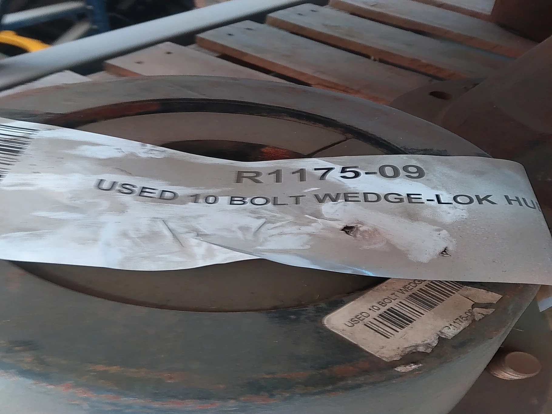 USED 10 BOLT WEDGE-LOK HUB image 2