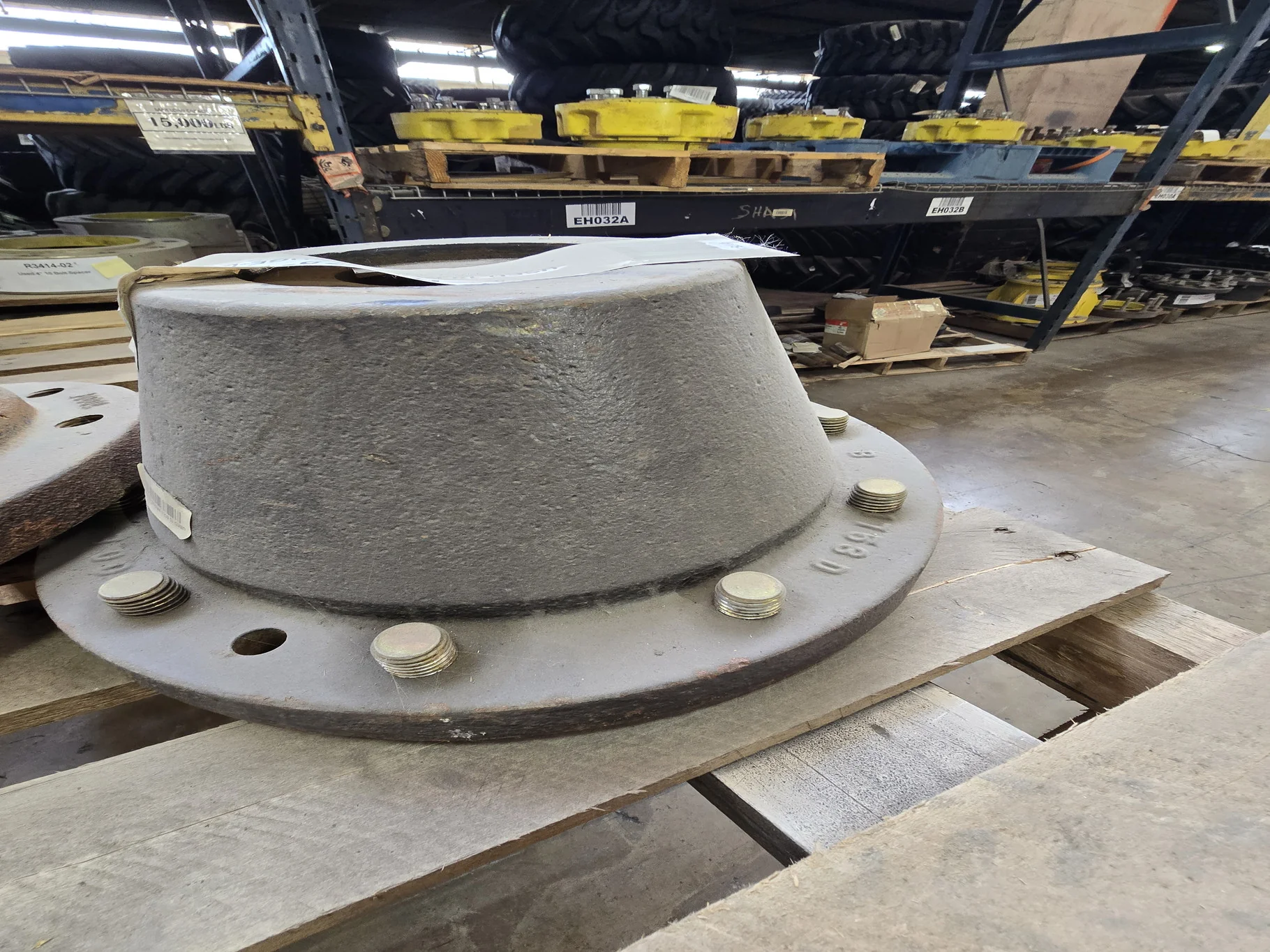 USED 10 BOLT WEDGE-LOK HUB