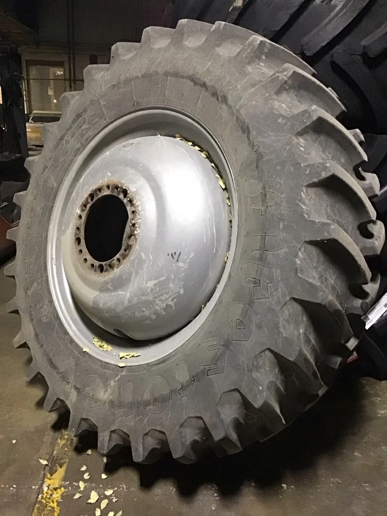 Used IF520/85R42 169B Firestone Deep Tread 23 Degree TL R-1W 90-95% on 18 X 42 20-13.19-11.07 Dolly image 2