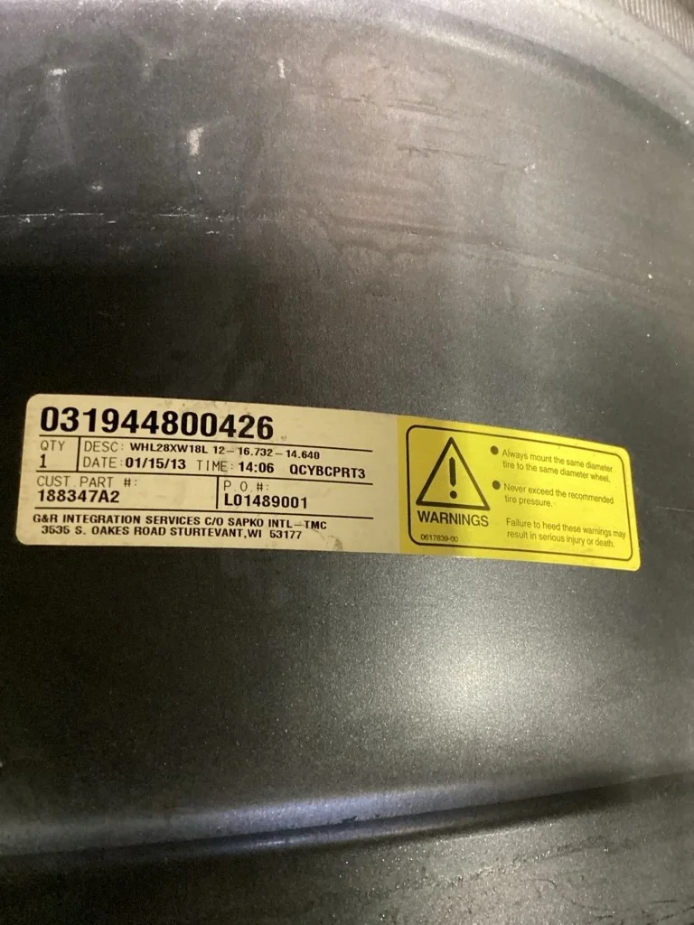 Used 18 x 28 CIH Silver Titan Waffle 2 Bolt Wheel/Disc (10-13.19-11.07) image 2