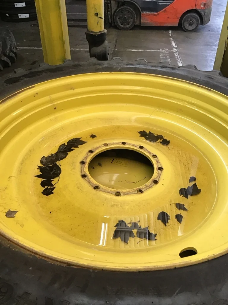 Used VF320/105R46 172D Alliance AgriFlex+ TL R-1W 85-90% on 10 X 46 10-14.57-12.42 Bubble Disc image 4