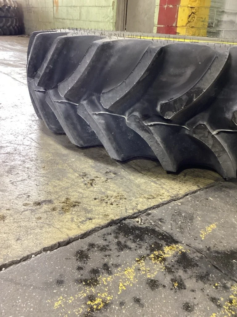 Take-Off IF380/80R38 149B Firestone RAT DT TL R-1W 95-100% On 12x38 Waffle 3 Bolt/Disc image 3