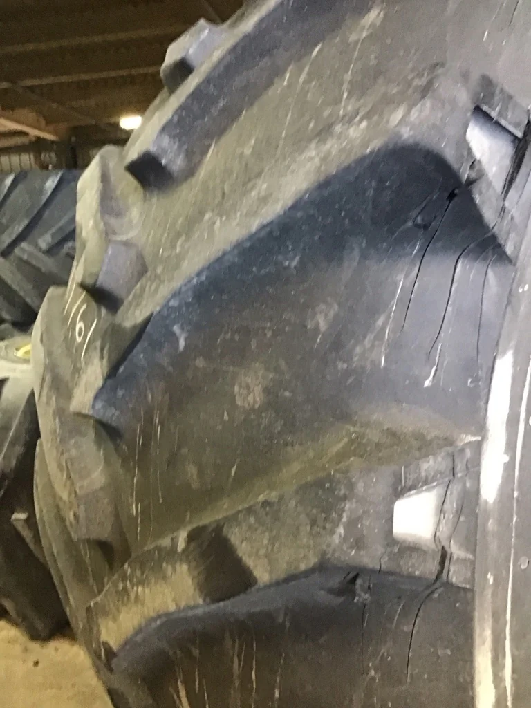 Used LSW 1100/45R46 181D Goodyear DT930 TL R-1W 55-60% on 38 x 46 12-32.047-30.078 R&R Yellow Wheel image 4