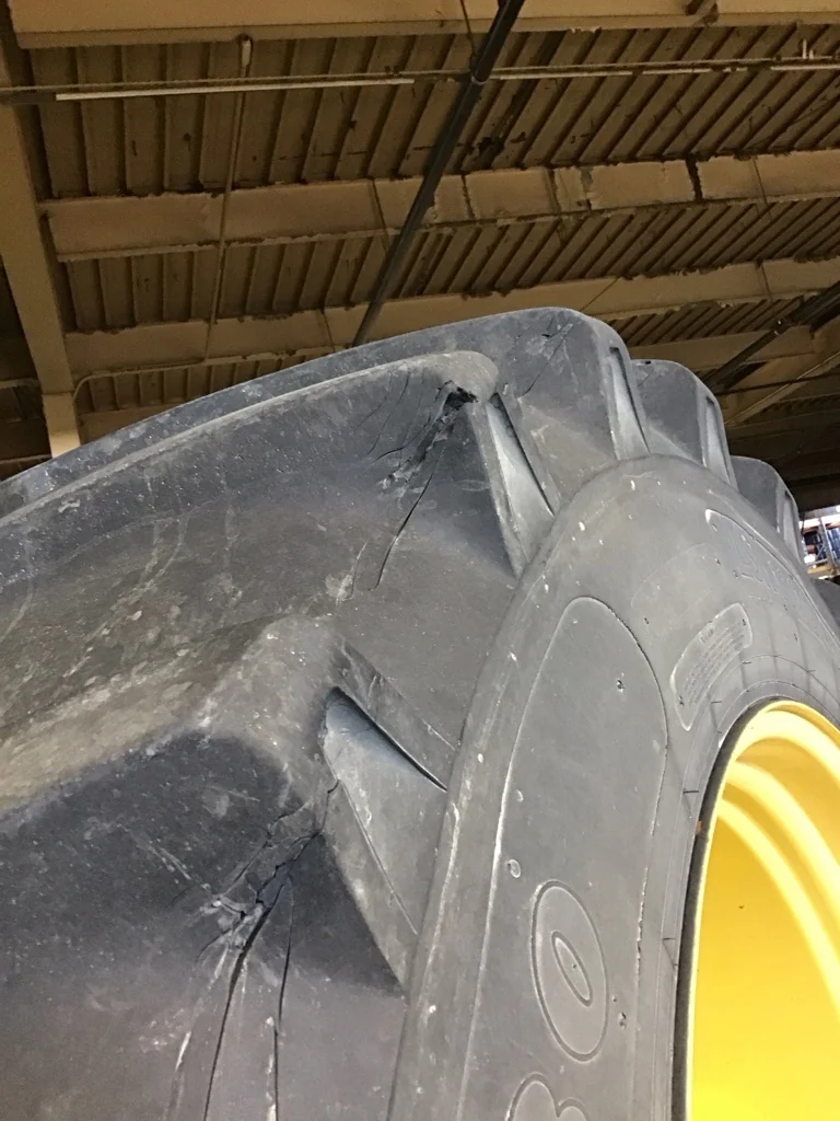 Used LSW 1100/45R46 181D Goodyear DT930 TL R-1W 55-60% on 38 x 46 12-32.047-30.078 R&R Yellow Wheel image 5