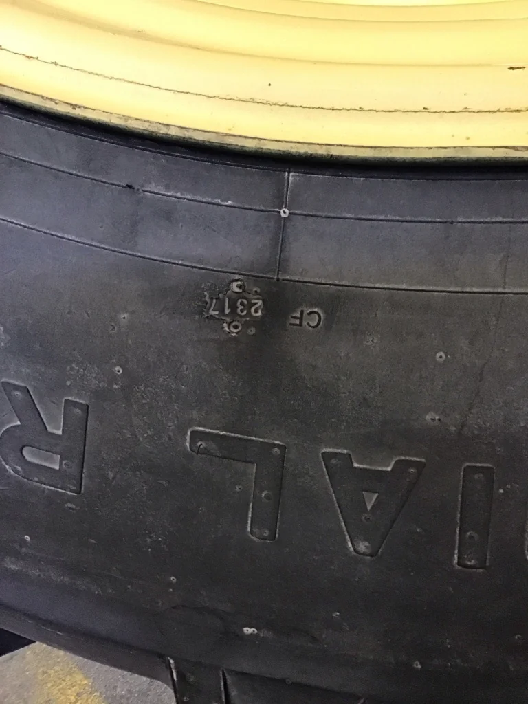 Used LSW 1100/45R46 181D Goodyear DT930 TL R-1W 55-60% on 38 x 46 12-32.047-30.078 R&R Yellow Wheel image 7