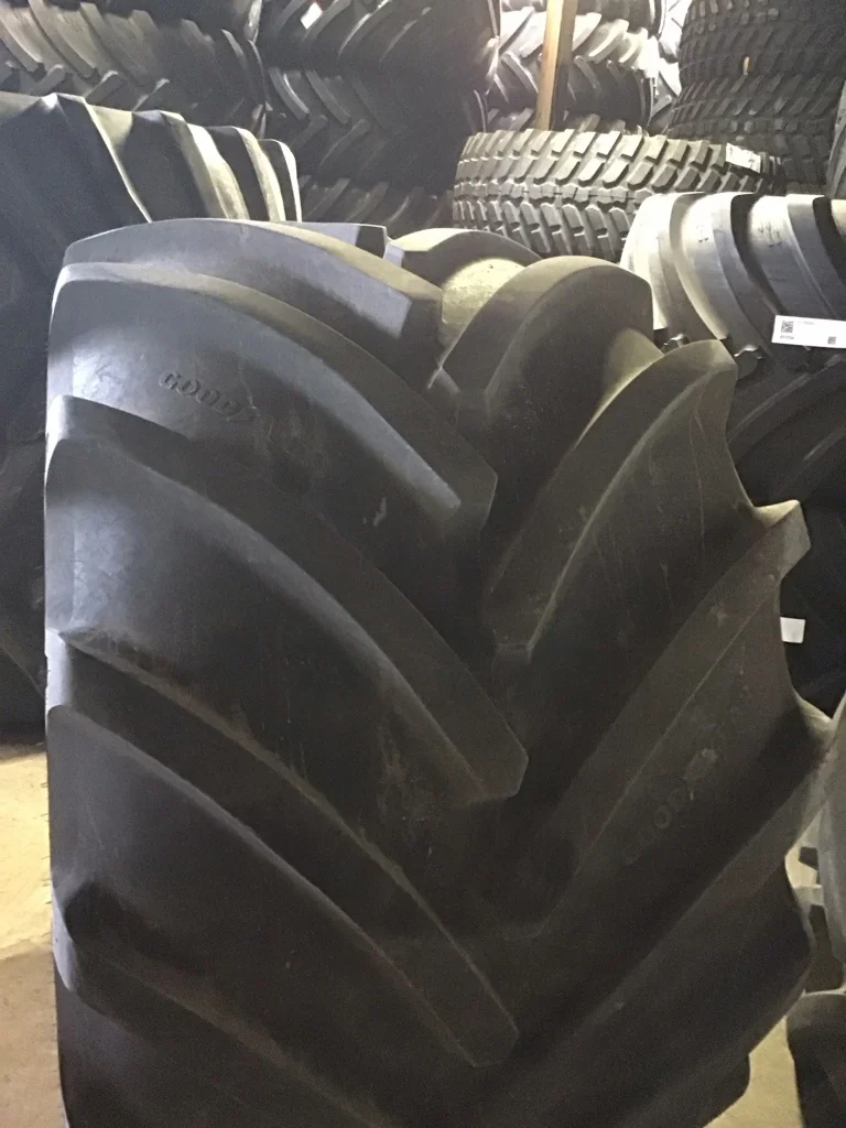 Used LSW 1000/45R32 184D Goodyear Optitrac TL R-1W 65-70% on 27 x 32 12-19.685-17.651 Solid Yellow image 6