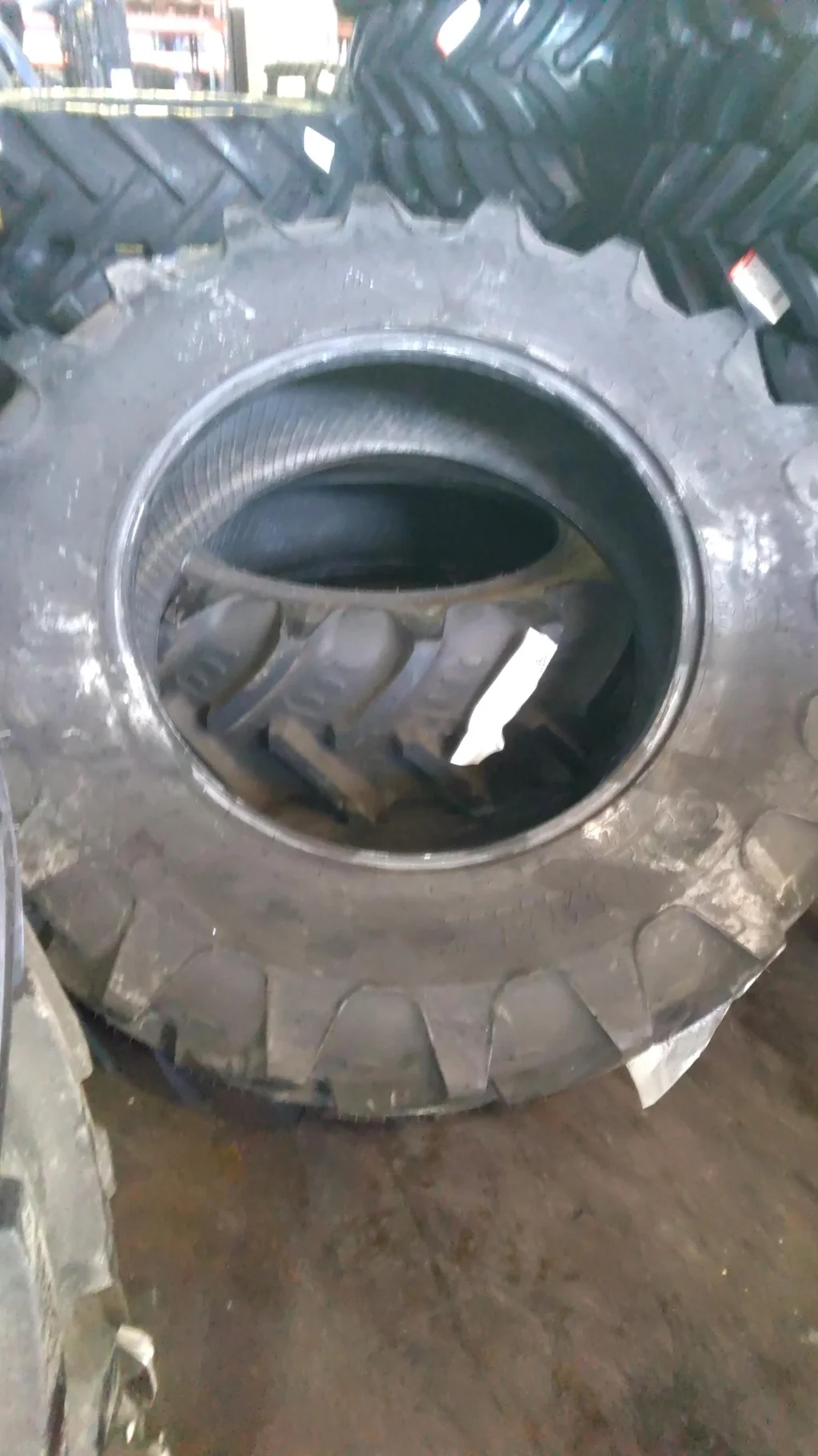 Take-Off 380/85R30 135A8 BKT Agri Max RT855 TL R-1W 95-100% image 4