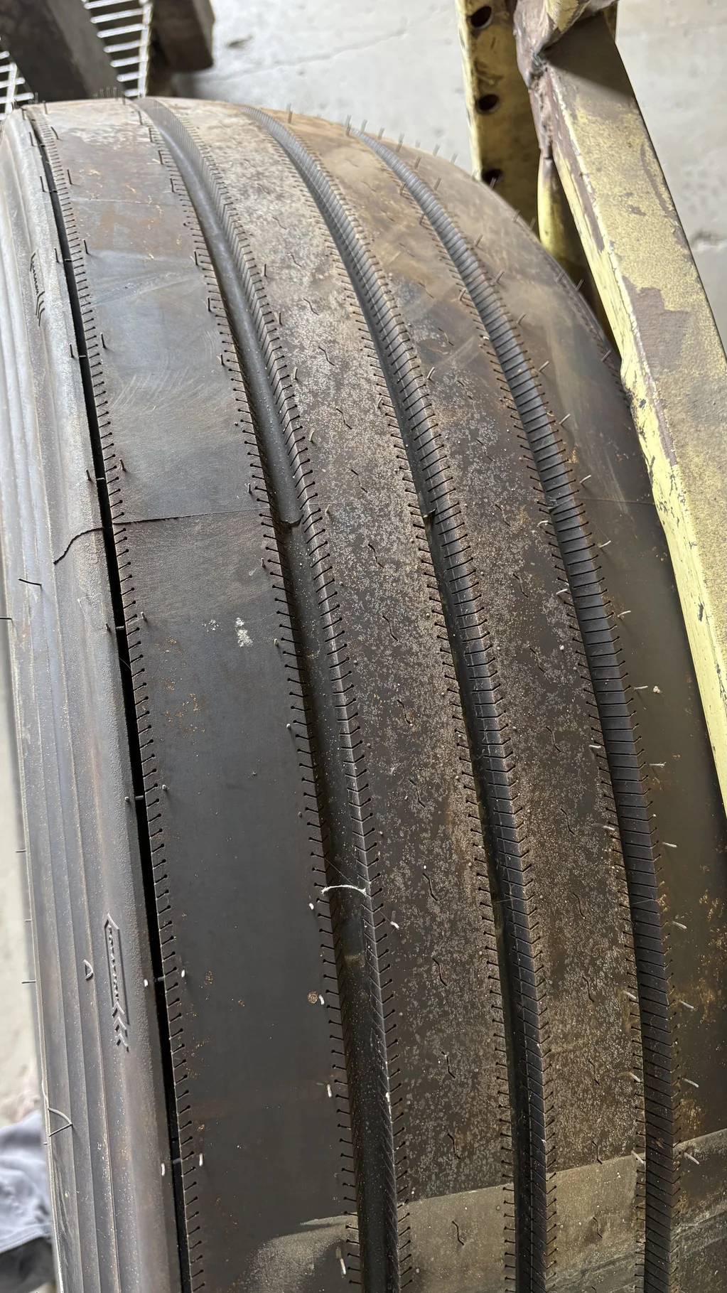 Take-Off 285/75R24.5 14 ply Bridgestone All-Position R-213 TL 95-100% image 10