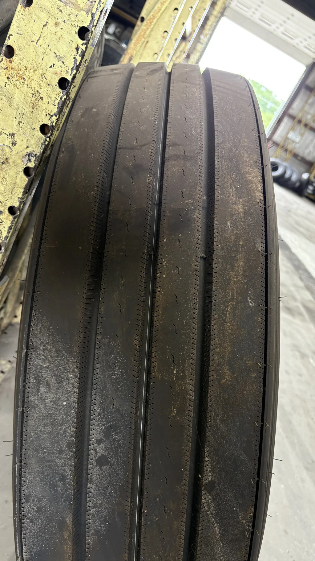 Take-Off 285/75R24.5 14 ply Bridgestone All-Position R-213 TL 95-100% image 4