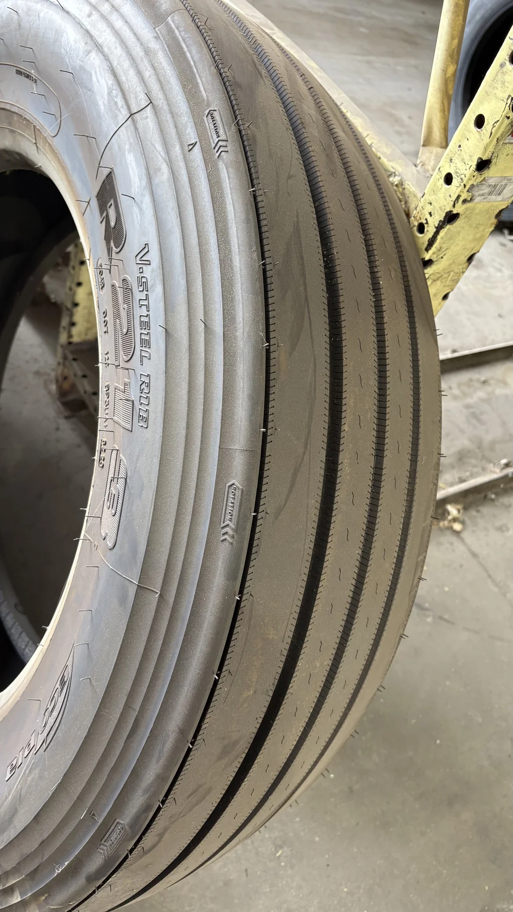 Take-Off 285/75R24.5 14 ply Bridgestone All-Position R-213 TL 95-100% image 6