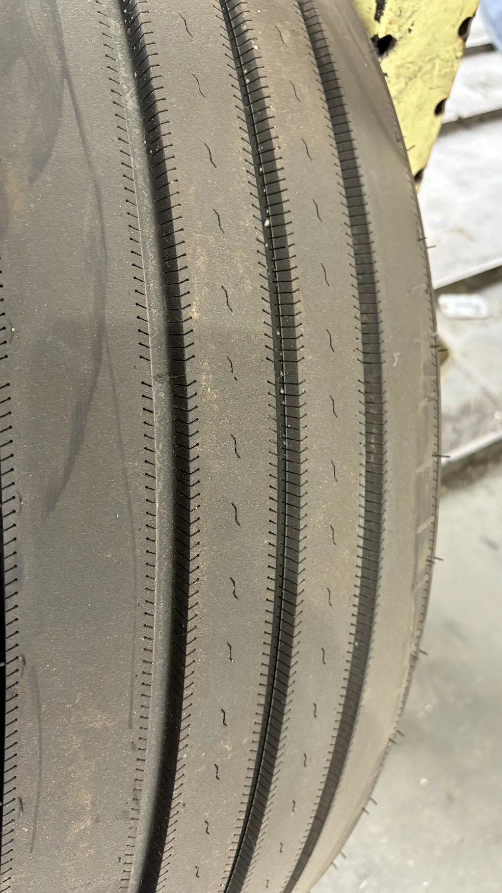 Take-Off 285/75R24.5 14 ply Bridgestone All-Position R-213 TL 95-100% image 7