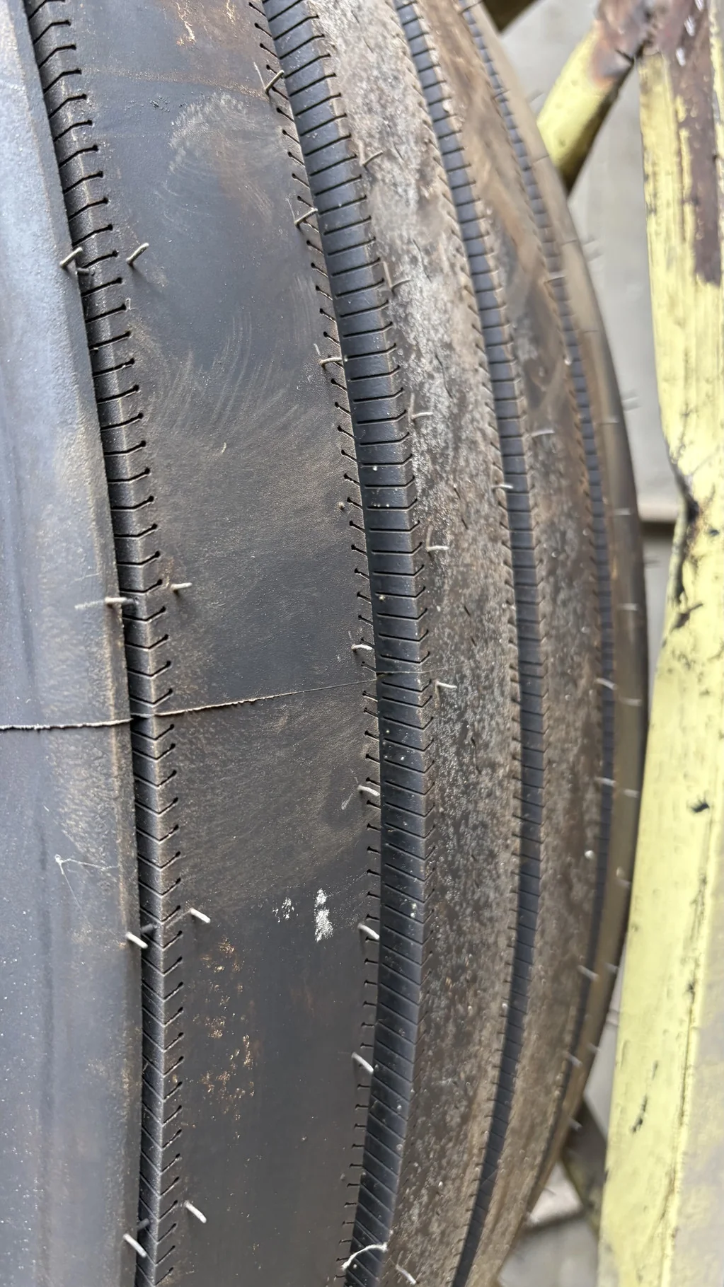 Take-Off 285/75R24.5 14 ply Bridgestone All-Position R-213 TL 95-100% image 9