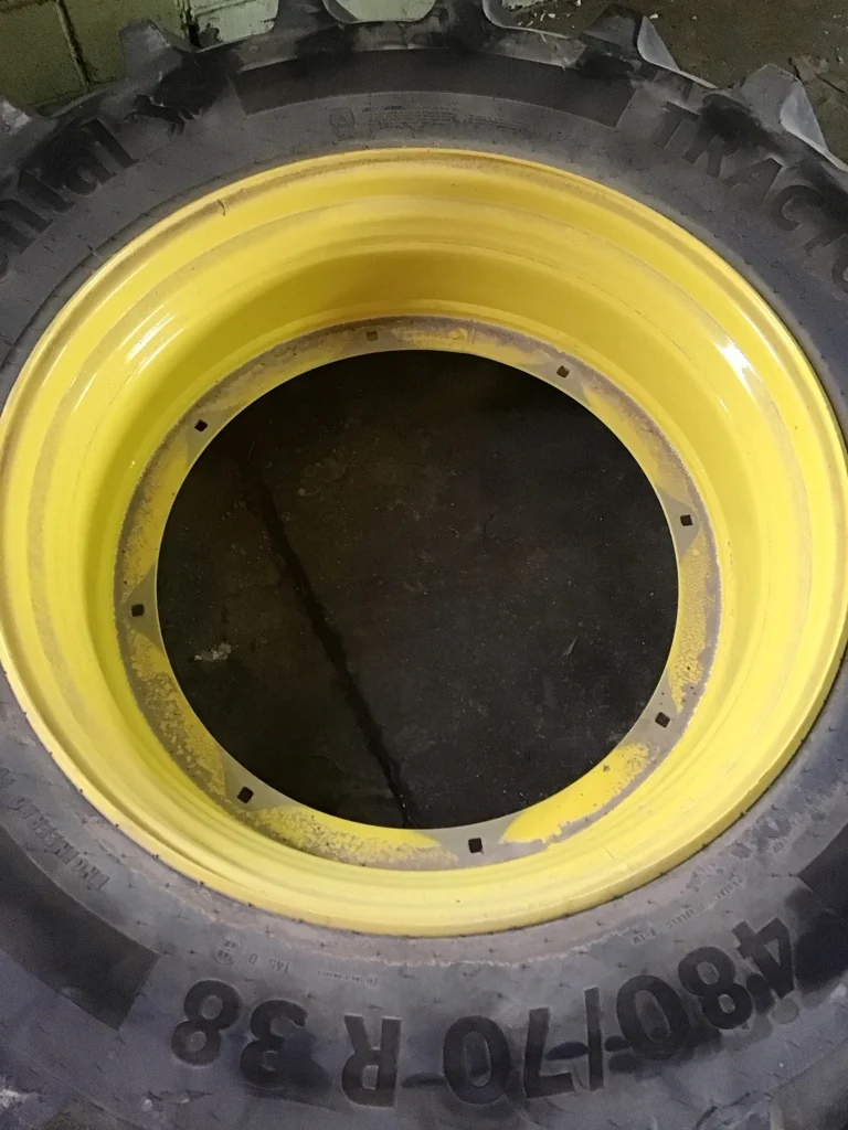 Take-Off 480/70R38 145D Continental Tractor 70 TL R-1W 95-100% on 15 x 38 8-31.0-29.0 R&R Yellow image 3