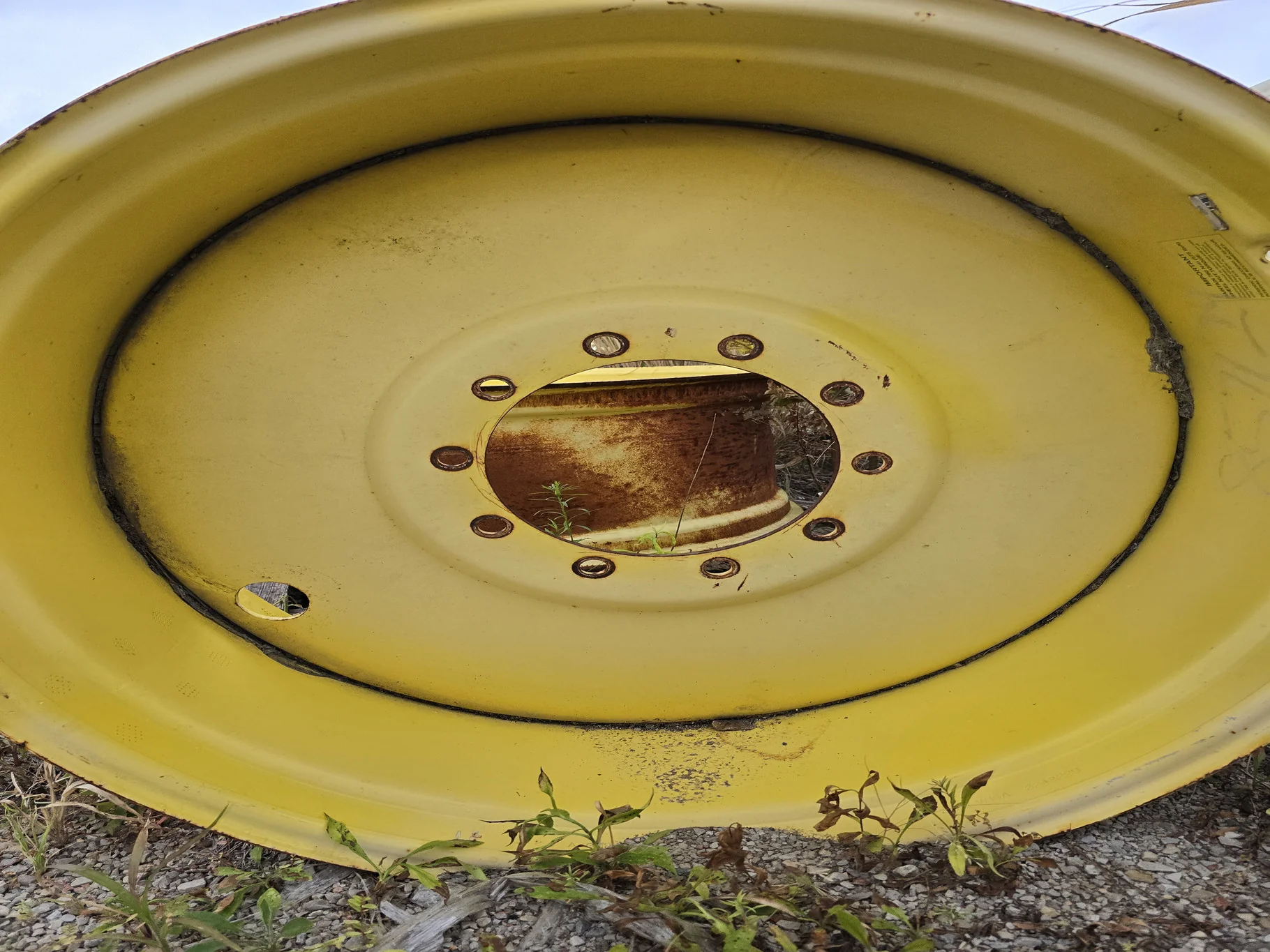 USED 16 X 38 GKN 10-13.19-11.07 YELLOW WHEEL image 2