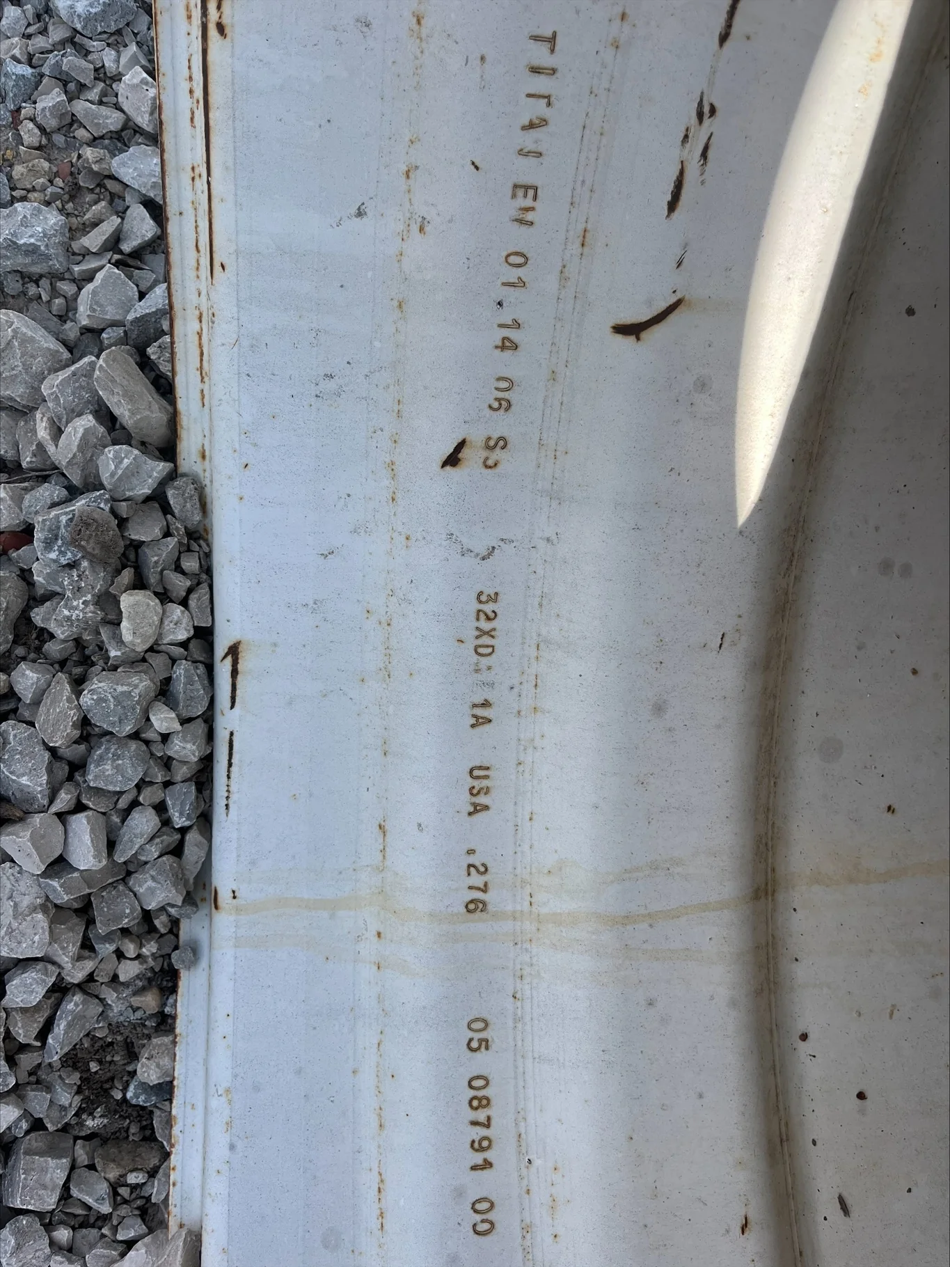 USED 21 X 32 10-13.19-11.07 -9.0BS COMBINE WHITE WHEEL