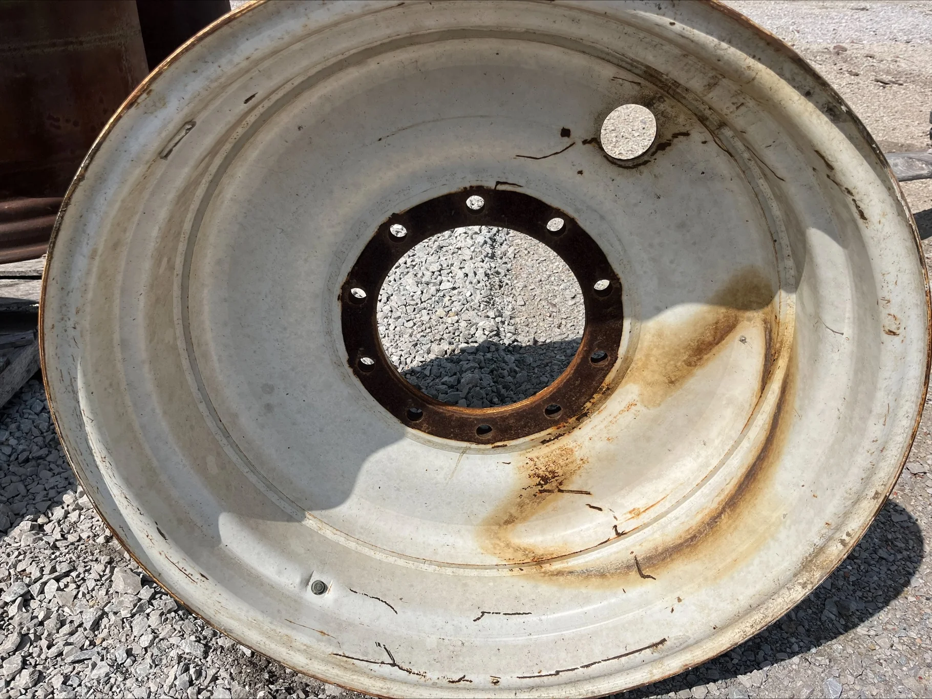 USED 21 X 32 10-13.19-11.07 -9.0BS COMBINE WHITE WHEEL image 3