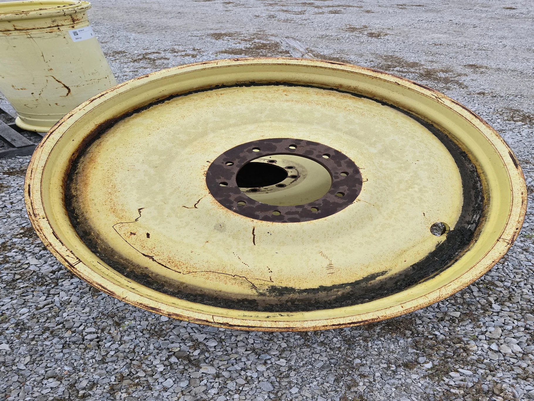 USED 13 X 46 10-12-9.50 TITAN YELLOW WHEEL image 2