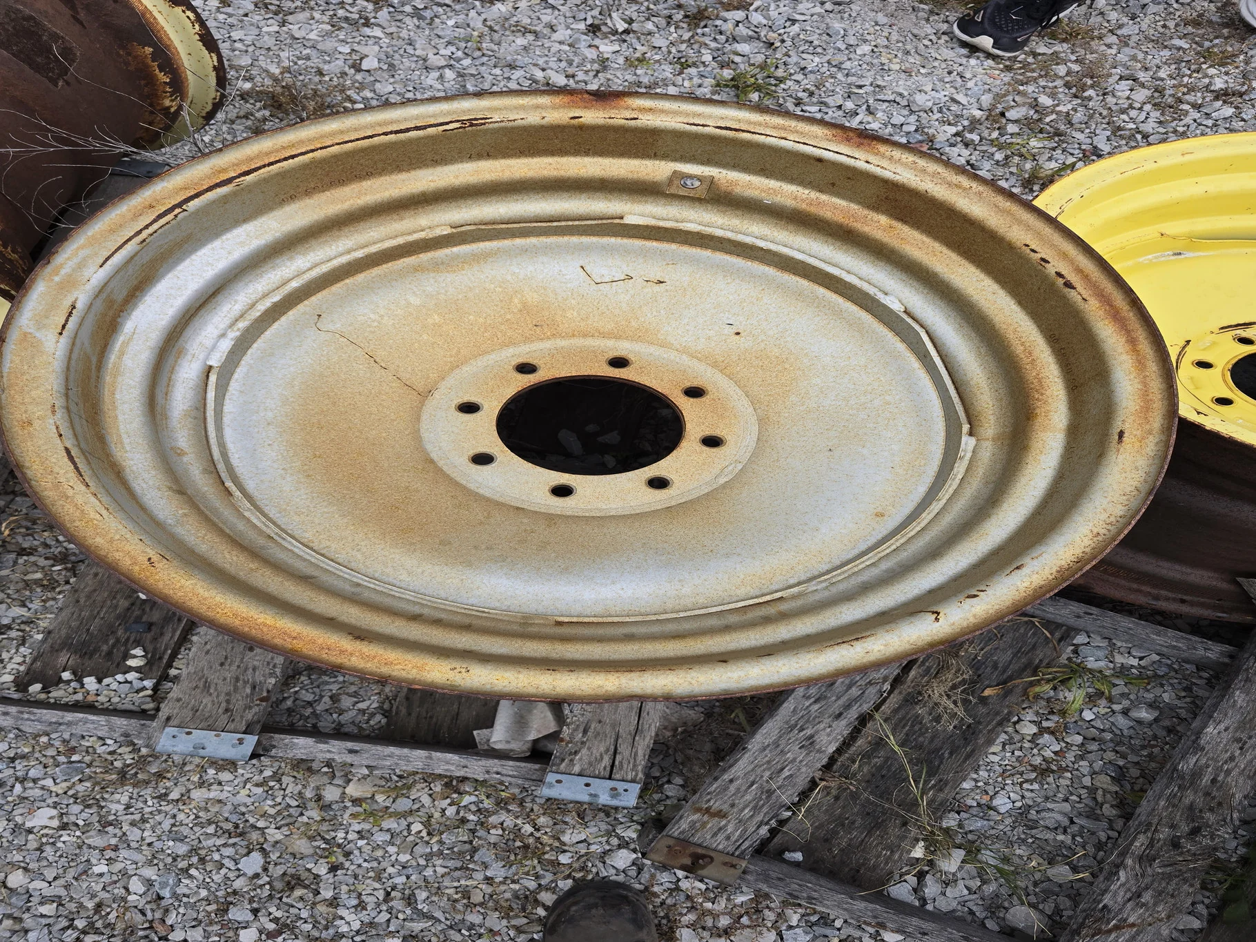 USED 20 X 26 8-8-6 IMPLEMENT W/BACKERPLATE SILVER WHEEL image 2
