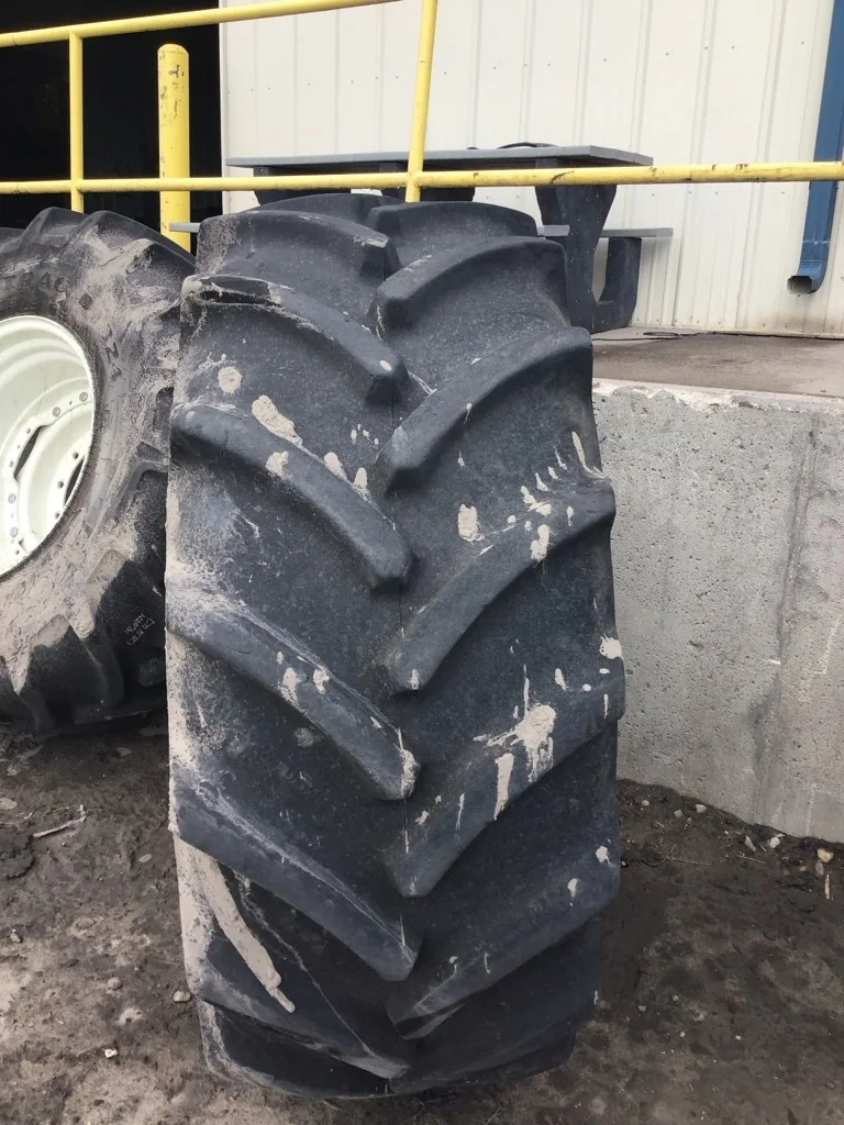 Used 600/70R30 152A8 Goodyear Optitrac DT824 TL R-1W 80-85% On 20 x 30 (12-16.732-14.620) Waffle image 2