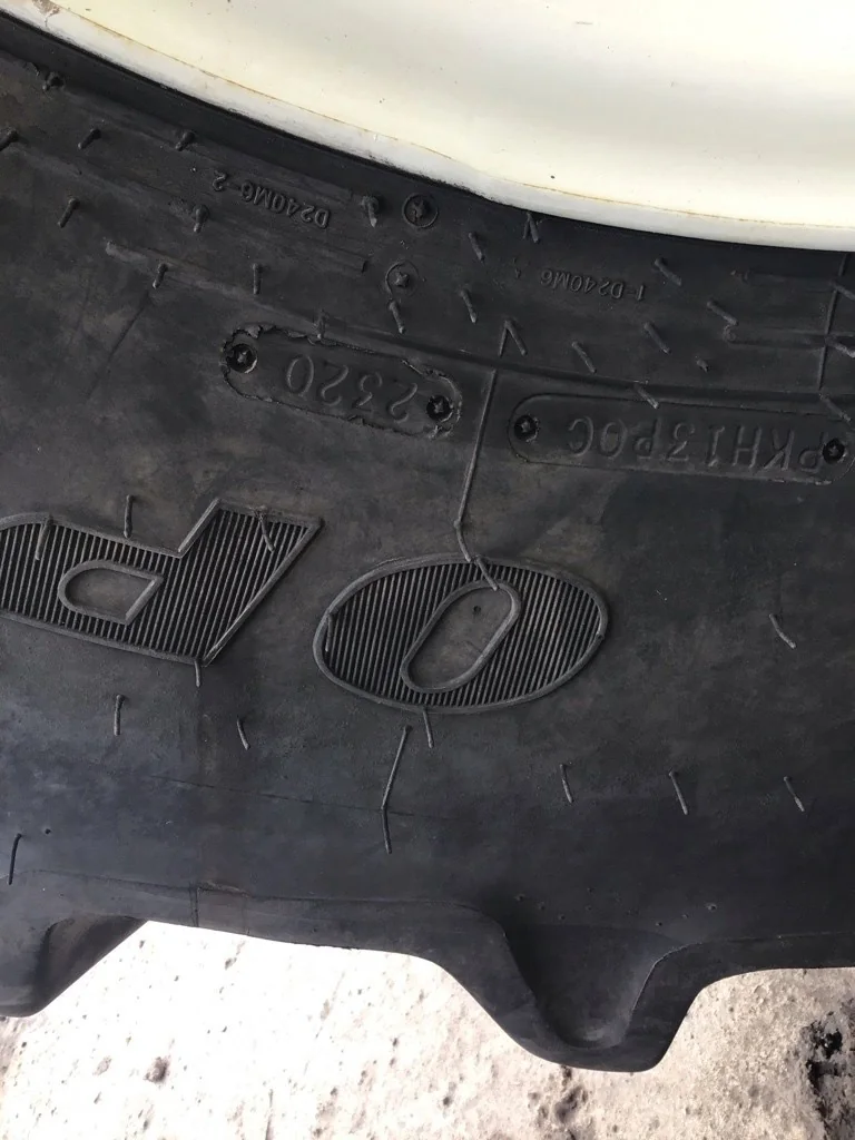 Used 600/70R30 152A8 Goodyear Optitrac DT824 TL R-1W 80-85% On 20 x 30 (12-16.732-14.620) Waffle image 3