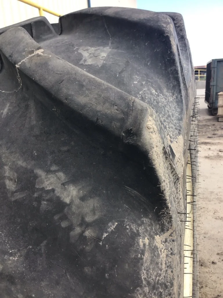 Used 600/70R30 152A8 Goodyear Optitrac DT824 TL R-1W 80-85% On 20 x 30 (12-16.732-14.620) Waffle image 4