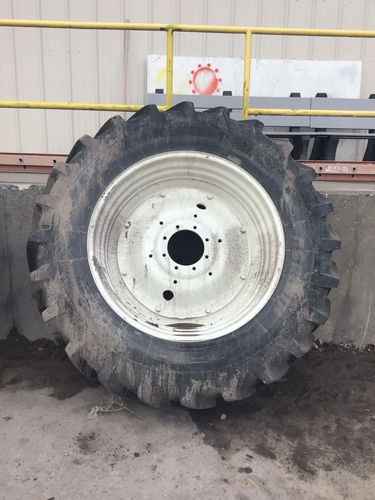 Used 480/80R42 156A8 Michelin Agribib TL R-1W 85-90% On 16 x 42 (8-10.82-8.78) R&R/Disc GKN