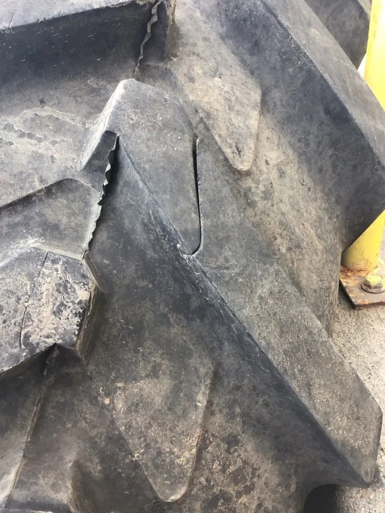 Used 480/80R42 156A8 Michelin Agribib TL R-1W 85-90% On 16 x 42 (8-10.82-8.78) R&R/Disc GKN image 3