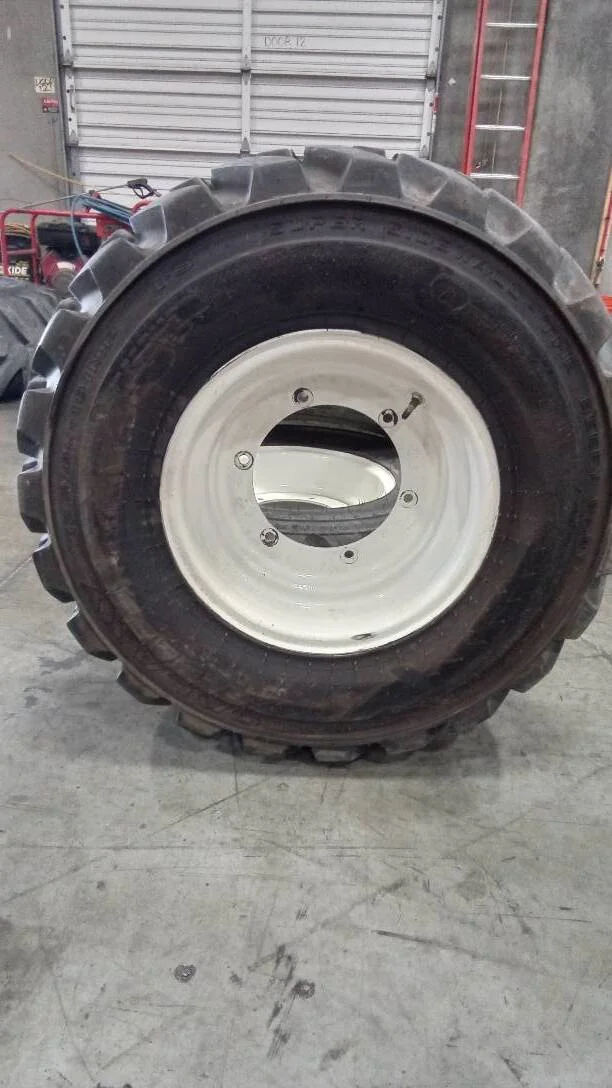Used 12.5/80-18 10PLY Galaxy Beefy Baby TL I-3 80-85% On 9 x 18 (6-11.220-9.853) Solid Wheel