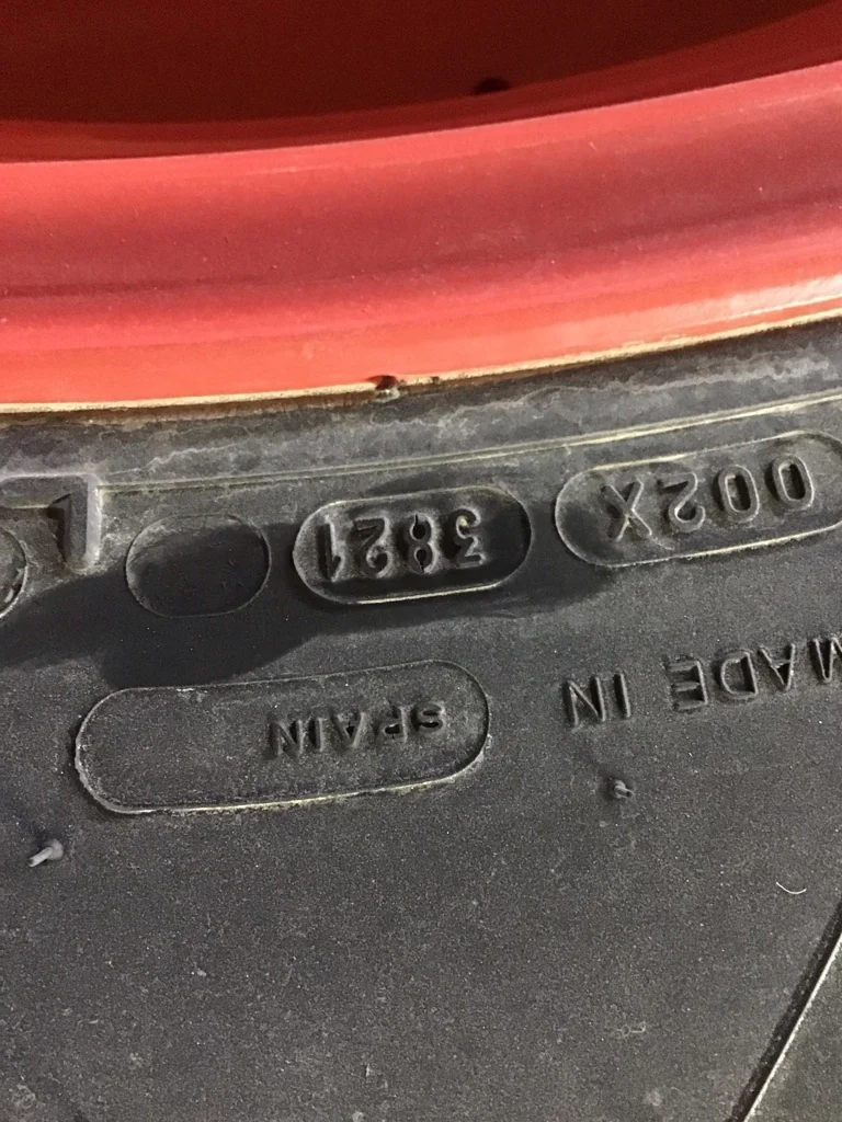 Take-Off VF710/75R42 184D Michelin AxioBib 2 TL R-1W 95-100% on 25 x 42 10-13.19-11.07 Dual image 4
