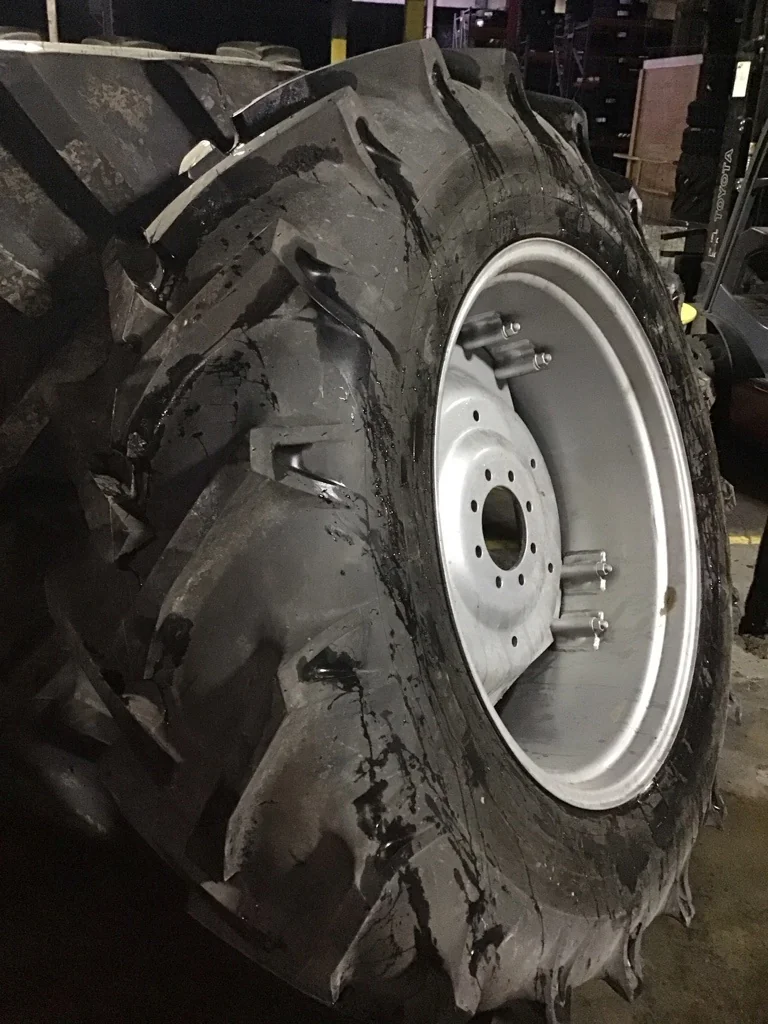 Take-Off 16.9-34/10 Alliance 324 TT R-1 95-100% on 15 x 34 8-8-5.9375 4/2 Clamp Silver Wheel w/ Disc image 2