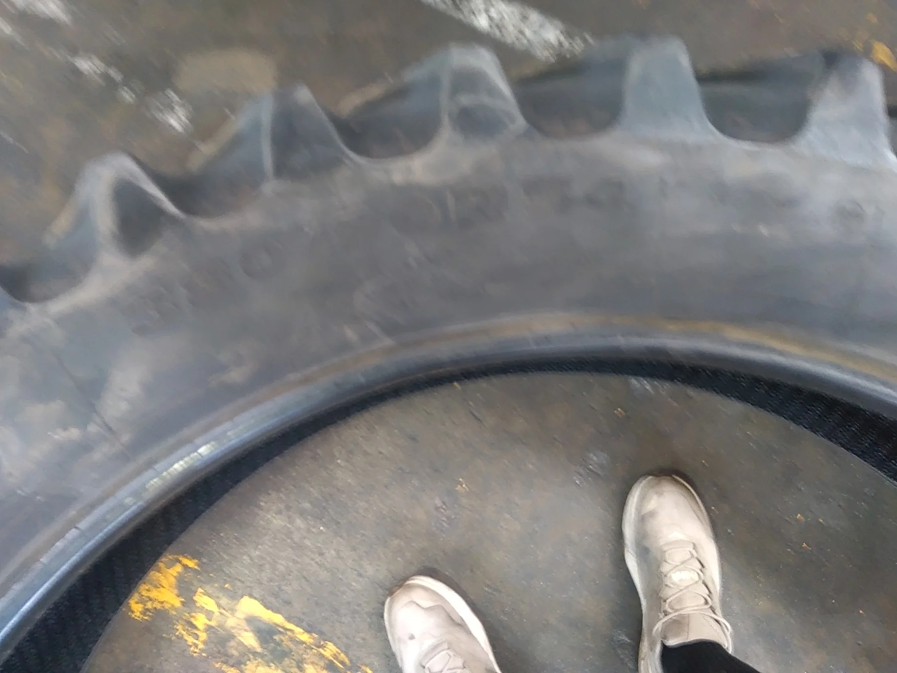 Used 380/90R54 152A8 Firestone Rad 9000 TL R-1W 70-75% image 4
