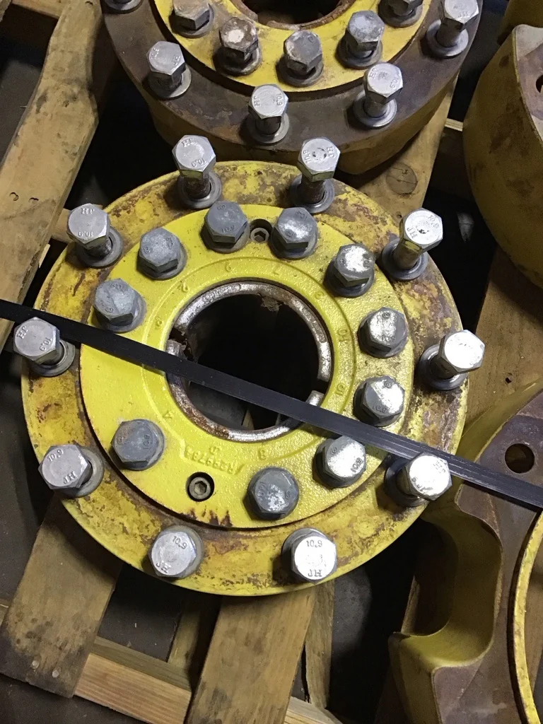 Used 5" 10-13.19-11.07 Hub JD Yellow