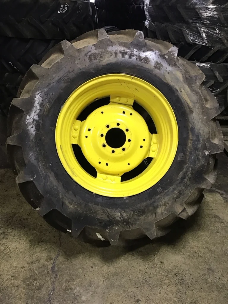 Take-Off 18.4-30/8 Galaxy Agritrac 2 TL R-1 95-100% on 15 x 30 8-8-6 GKN 4/2 Clamp Yellow Wheel