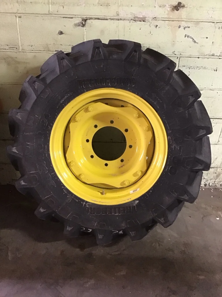 Take-Off 380/70R24 125A8 Trelleborg TM700 TL R-1W 95-100% on 12 x 24 8-10.82-8.78 Waffle 2 Bolt