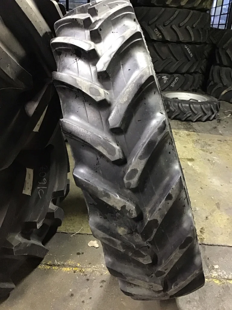 Used 340/85R38 151D Alliance Agristar II TL R-1W 80-85% on 12 x 38 24-33.25 3 Bolt Waffle Silver image 3