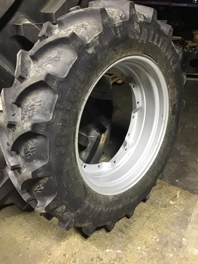 Used 320/85R28 124A8 Alliance Farm Pro II TL R-1W 85-90% on 10 x 28 16.23.25-21.6875 Waffle 2 Bolt image 2