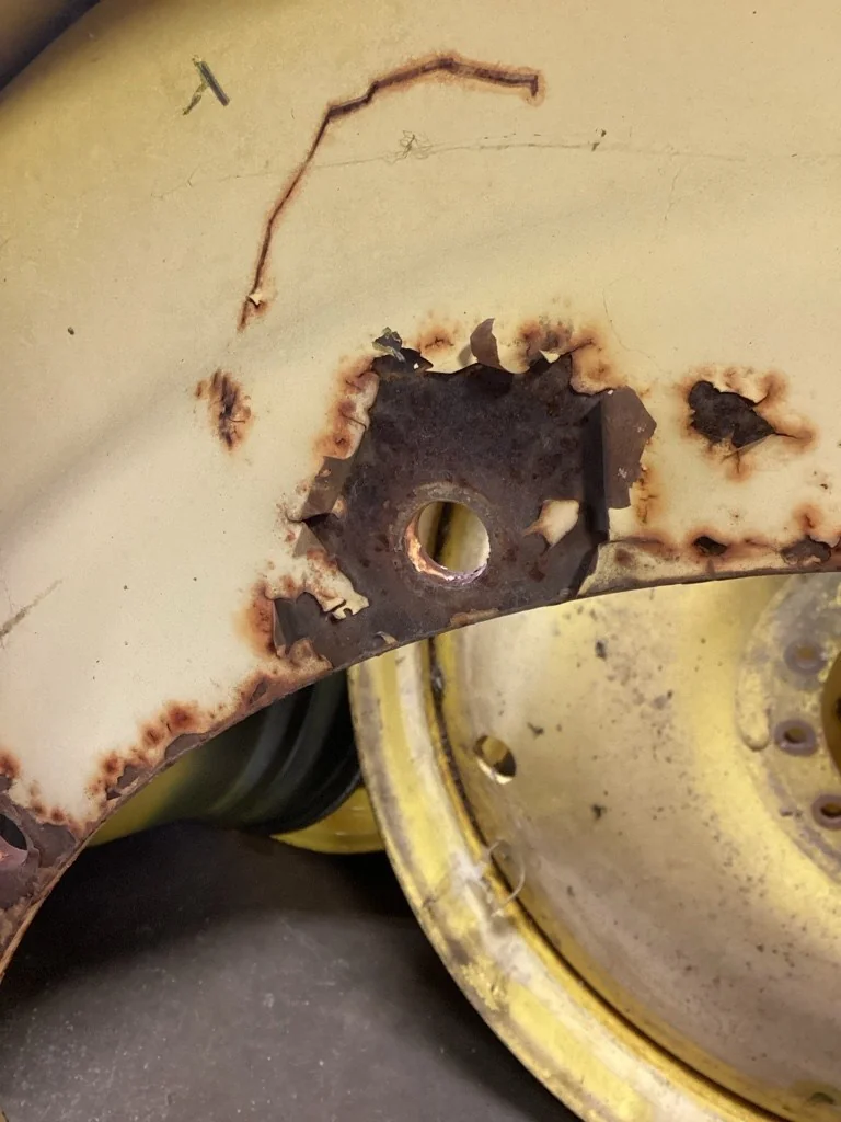 Used 13 x 50 12-32.047-30.078 Moveero Rim & Rail Yellow Wheel image 2