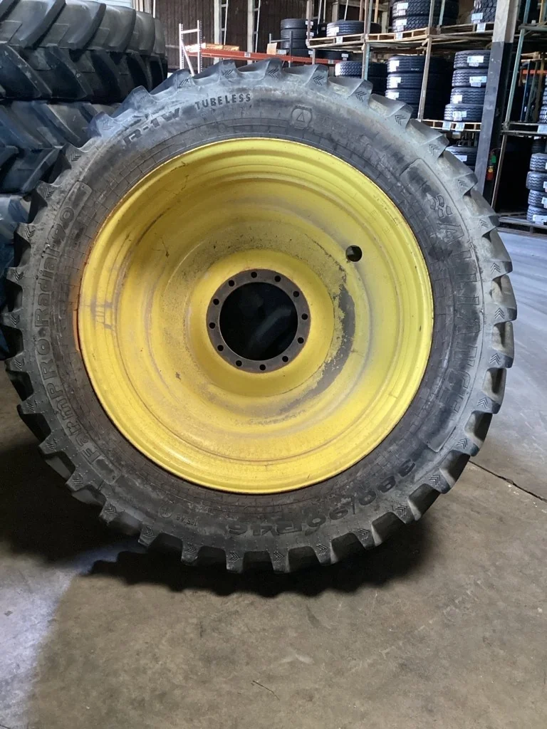 Used 380/90R46 165A8 Alliance FarmPro TL R-1W 85-90% On 13 x 46 12-13.976-11.857-1 Titan Bubble Disc