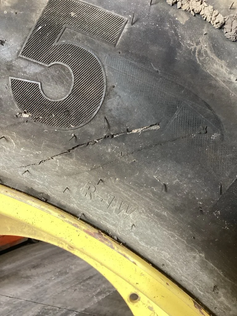 Used 710/65R46 174D Mitas SFT TL R-1W 95-100% On Take-Off 25 x 46 12-32.047-30.078 Titan R&R Wheel image 4